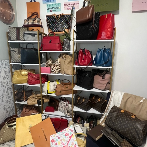 🛍️👛LIKE THIS POST TO BE NOTIFIED AND PLEASE SHARE👜🎒Luxury bags and more❤️🌟 - Picture 7 of 16